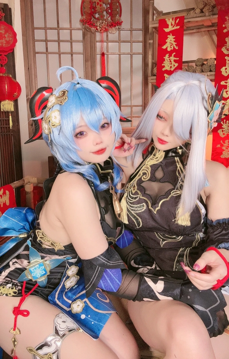 九言&小瑶幺幺《原神新春 甘雨&申鹤海灯节双人》主题写真：34张全套美图，含8个视频