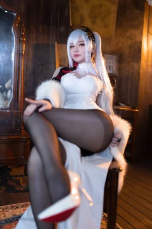 前羽《碧蓝航线 德雷克》主题写真：41张全套美图