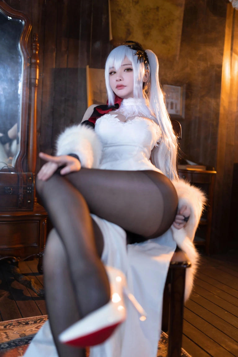 前羽《碧蓝航线 德雷克》主题写真：41张全套美图