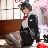 屿鱼《蔚蓝档案 春日椿 导游》主题写真：55张全套美图