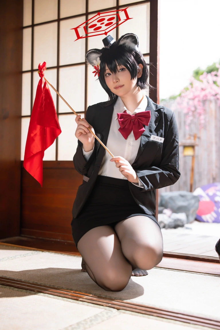 屿鱼《蔚蓝档案 春日椿 导游》主题写真：55张全套美图