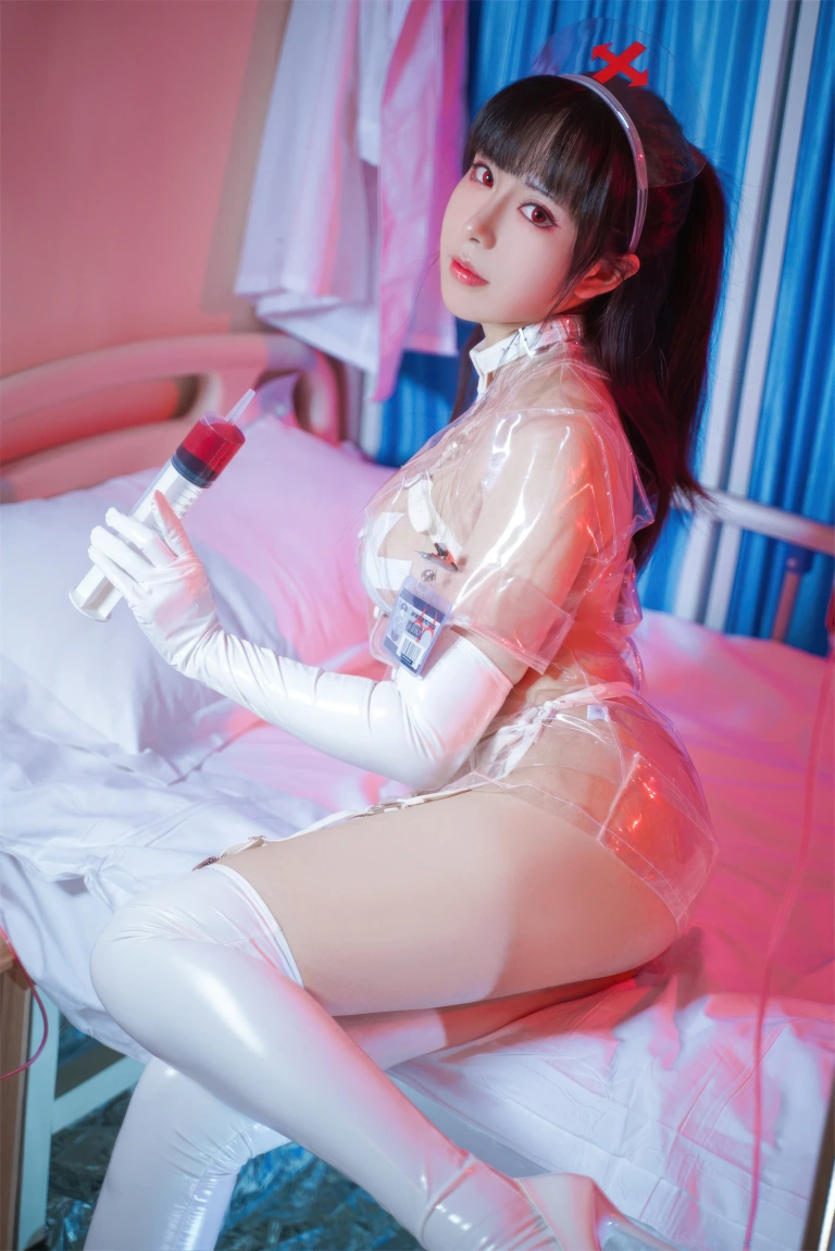 虎森森《透明护士》主题写真：60张全套美图