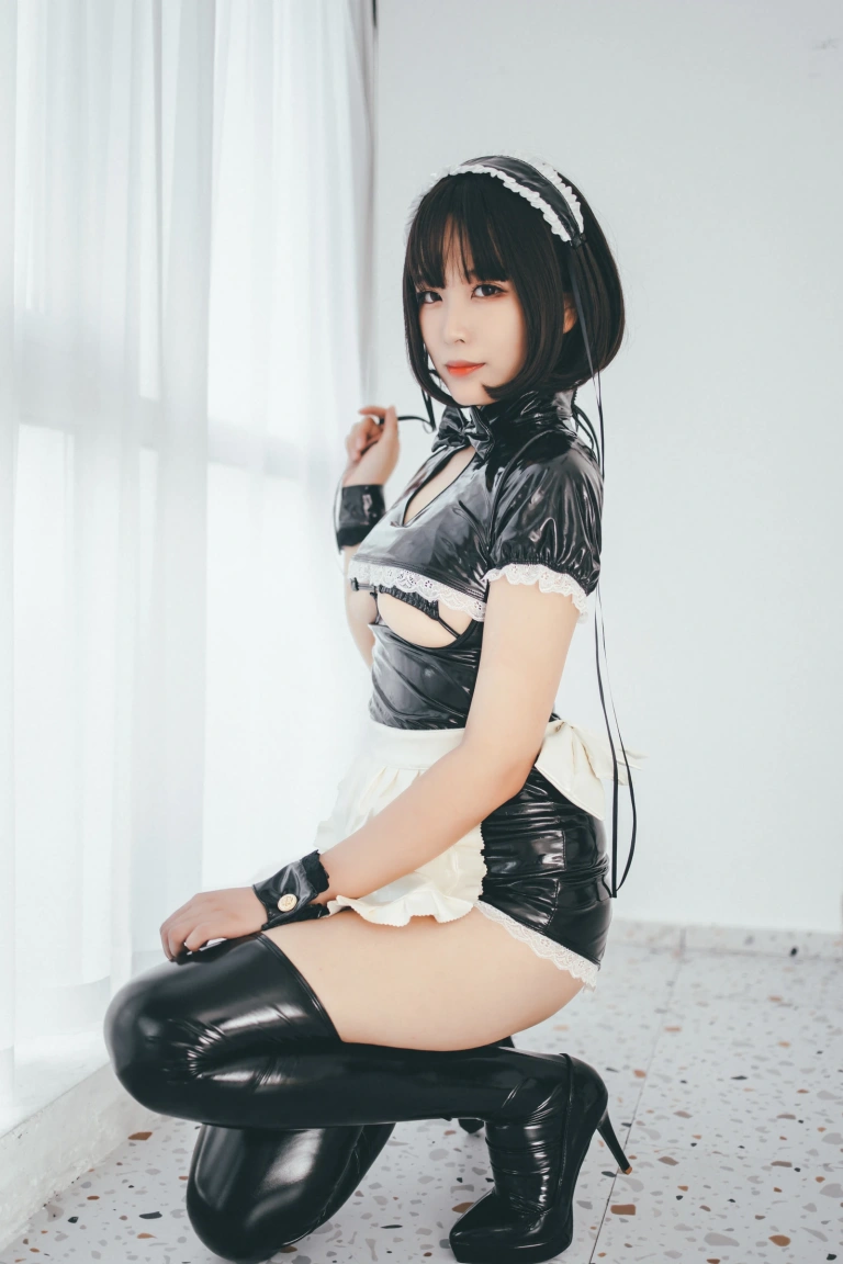 轩萧学姐《NO.02 – 南半球女仆》主题写真：55张全套美图