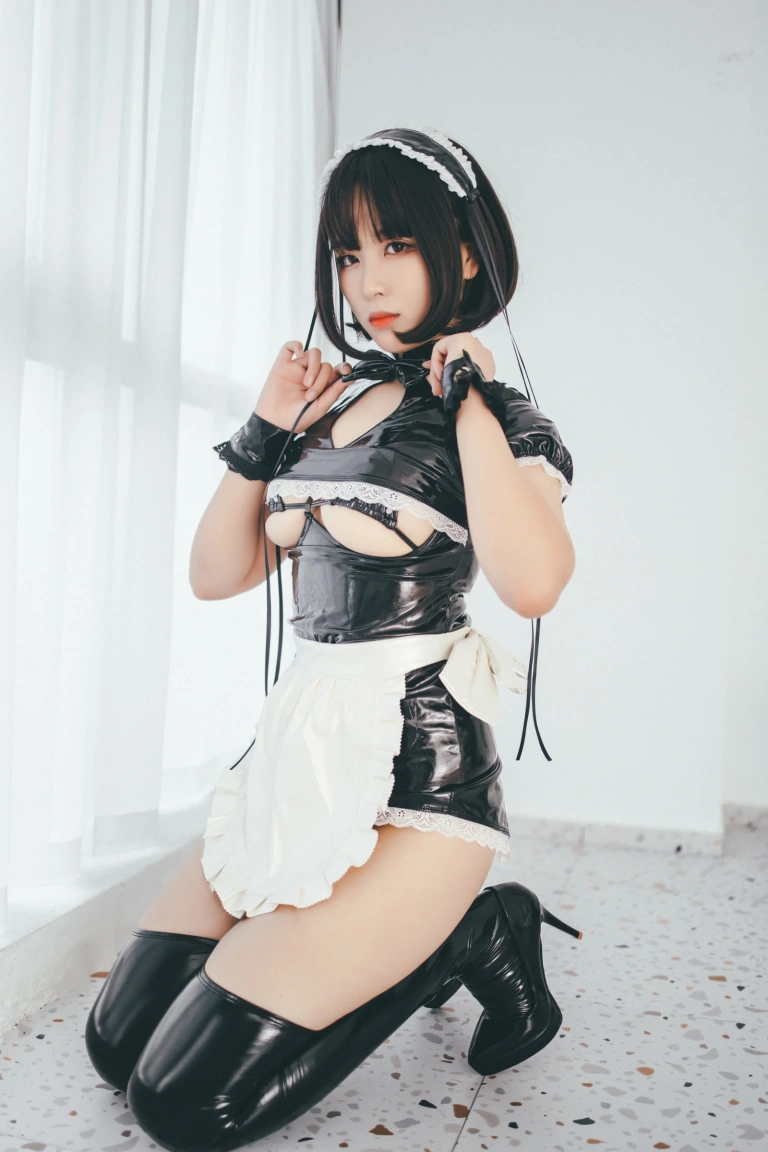 轩萧学姐《NO.02 – 南半球女仆》主题写真：55张全套美图