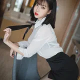 许岚《OL制服》主题写真：41张全套美图