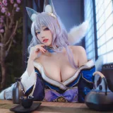 宮本桜《碧蓝航线 信浓 原皮》主题写真：20张全套美图