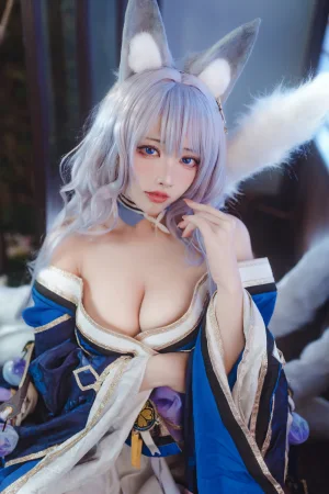 宮本桜《碧蓝航线 信浓 原皮》主题写真：20张全套美图