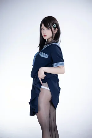 屿鱼《竞泳》主题写真：28张全套美图