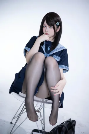 屿鱼《竞泳》主题写真：28张全套美图