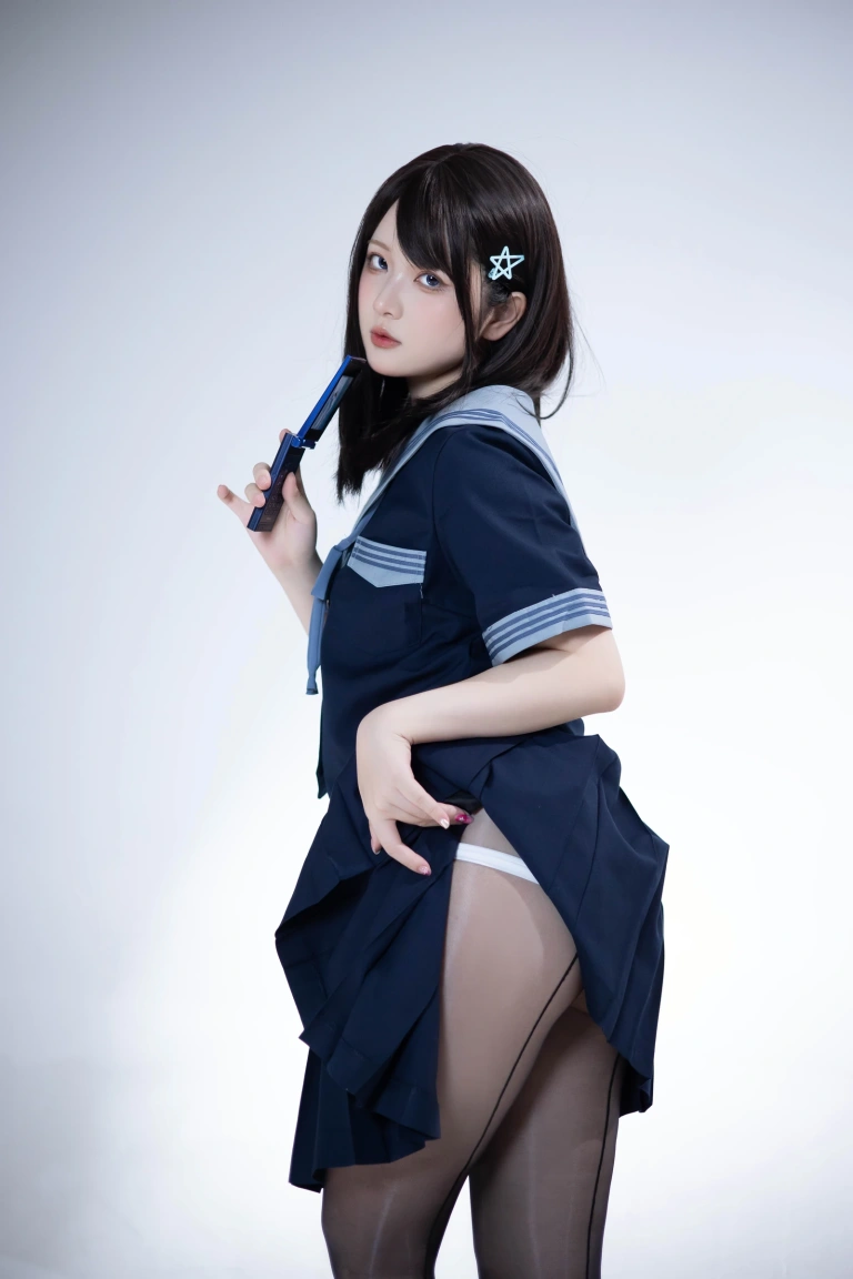 屿鱼《竞泳》主题写真：28张全套美图