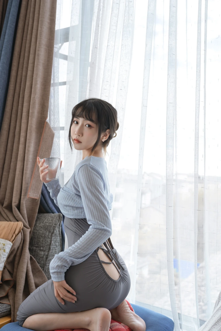 不呆猫《吉他姐姐》主题写真：38张全套美图，含3个视频