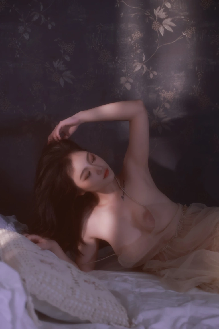 桃良阿宅《核桃》主题写真：41张全套美图
