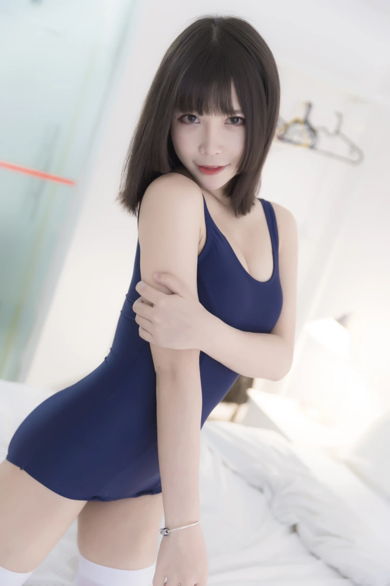 抱走莫子《死库水》主题写真：48张全套美图