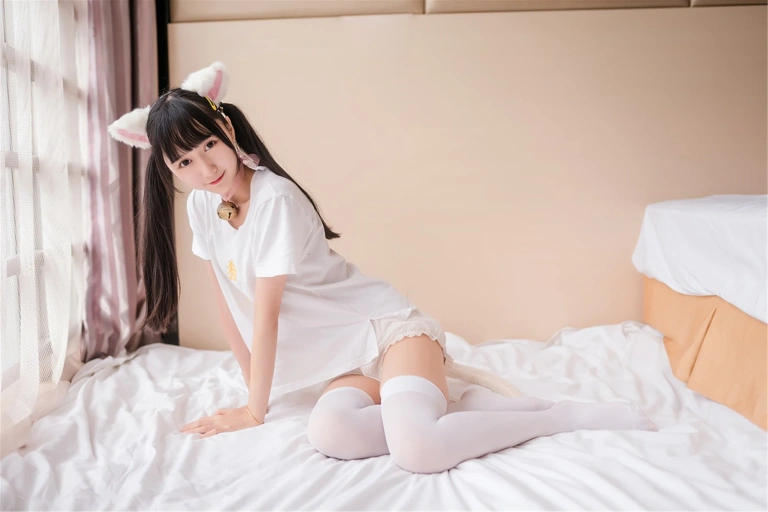 木棉棉《猫系少女》主题写真：50张全套美图