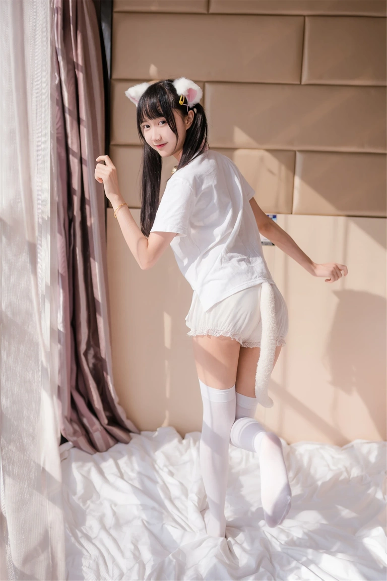 木棉棉《猫系少女》主题写真：50张全套美图