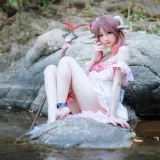 焖焖碳《明日方舟 艾雅法拉（Arknights – Eyjafjalla）》主题写真：20张全套美图
