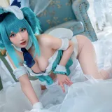阿包也是兔娘《白兔Miku》主题写真：28张全套美图