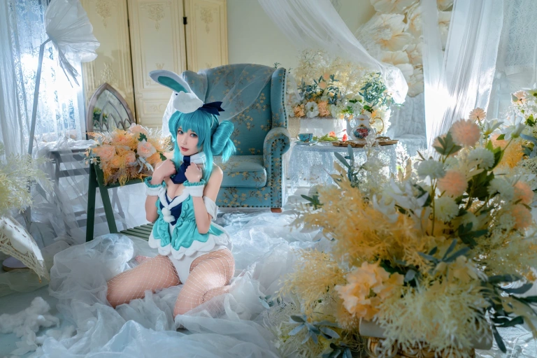 阿包也是兔娘《白兔Miku》主题写真：28张全套美图