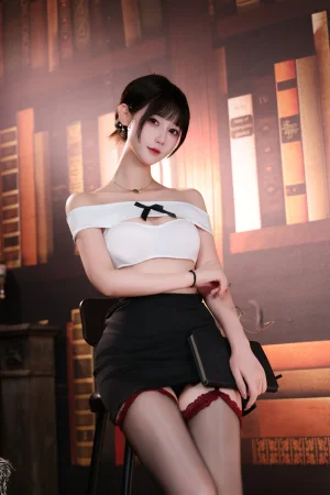 羽生三未《甜系OL》主题写真：32张全套美图