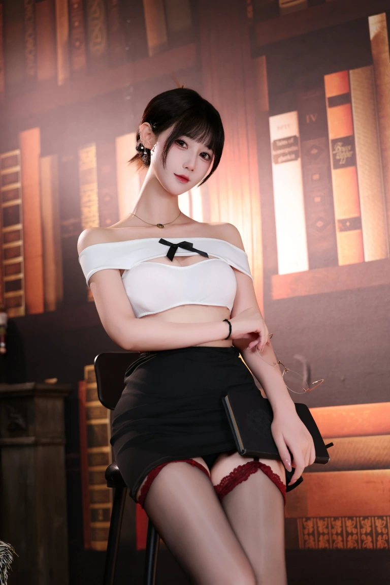 羽生三未《甜系OL》主题写真：32张全套美图