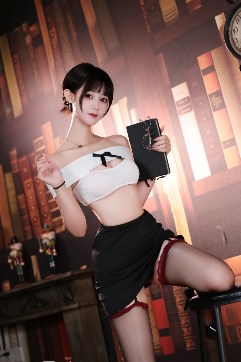 羽生三未《甜系OL》主题写真：32张全套美图