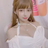 过期米线线喵《米线鱼吧》主题写真：16张全套美图