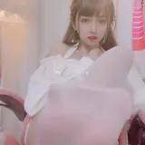 过期米线线喵《米线鱼吧》主题写真：16张全套美图