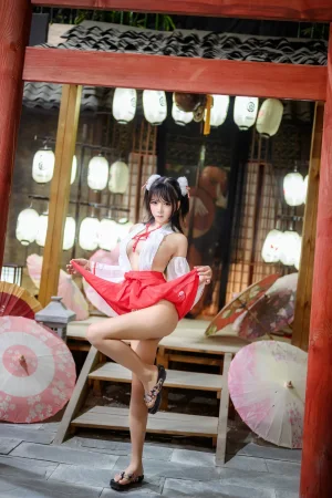 抱走莫子《限量电子版巫女》主题写真：37张全套美图