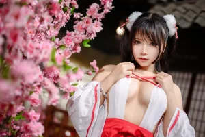 抱走莫子《限量电子版巫女》主题写真：37张全套美图
