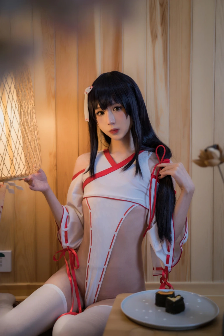 西园寺南歌《巫女本3套》主题写真：79张全套美图