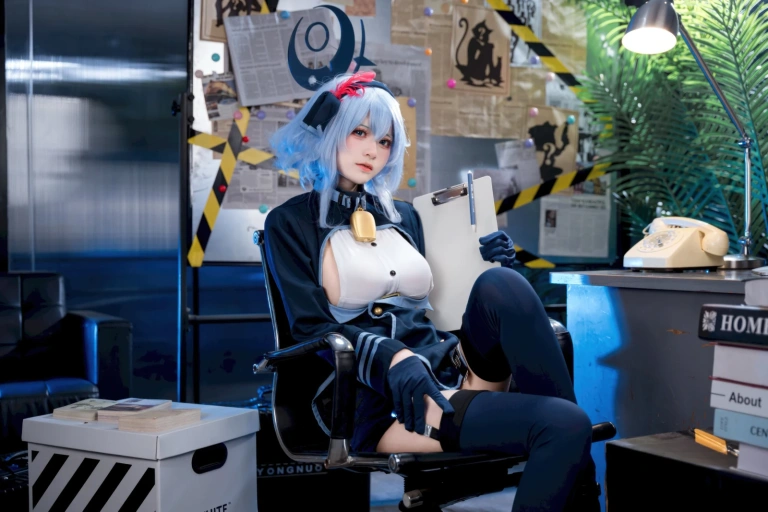 九柒喵《蔚蓝档案 天雨亚子》主题写真：46张全套美图