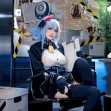 九柒喵《蔚蓝档案 天雨亚子》主题写真：46张全套美图