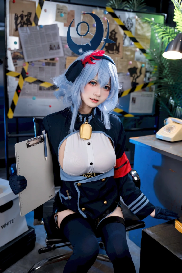 九柒喵《蔚蓝档案 天雨亚子》主题写真：46张全套美图