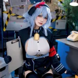 九柒喵《蔚蓝档案 天雨亚子》主题写真：46张全套美图