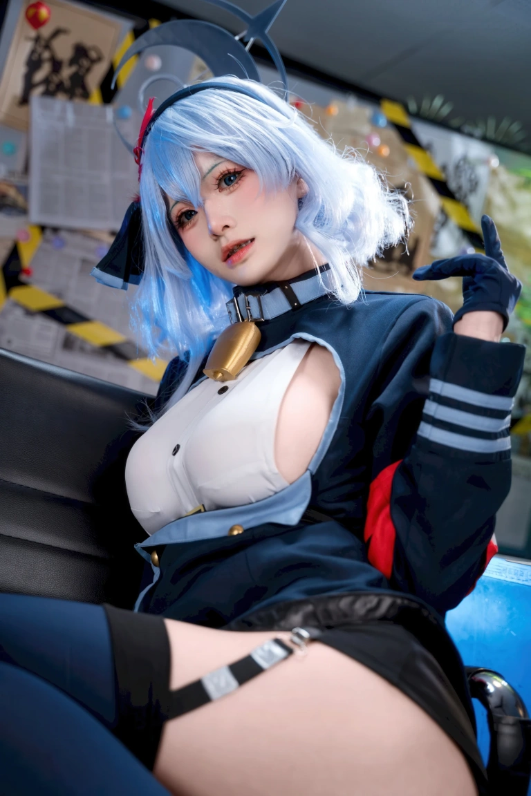 九柒喵《蔚蓝档案 天雨亚子》主题写真：46张全套美图