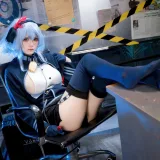 九柒喵《蔚蓝档案 天雨亚子》主题写真：46张全套美图