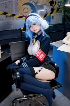 九柒喵《蔚蓝档案 天雨亚子》主题写真：46张全套美图
