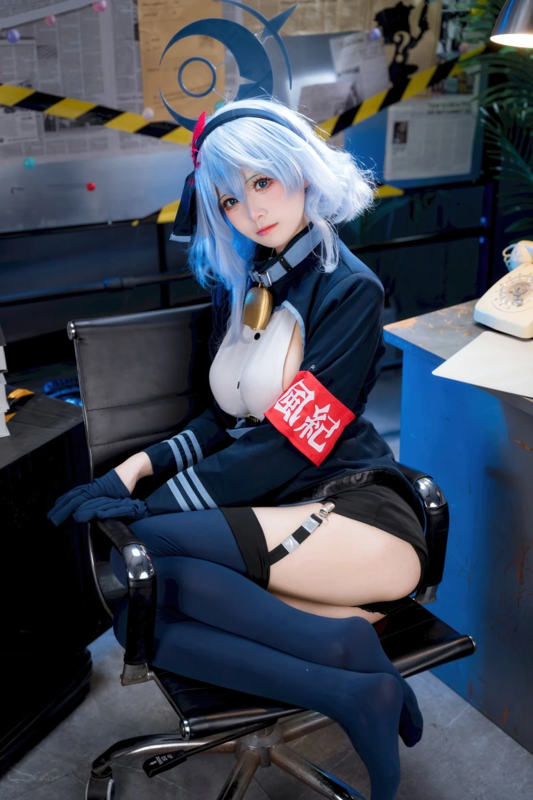 九柒喵《蔚蓝档案 天雨亚子》主题写真：46张全套美图