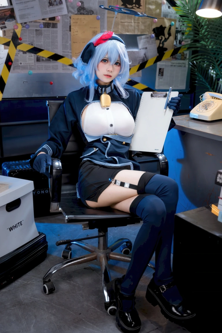 九柒喵《蔚蓝档案 天雨亚子》主题写真：46张全套美图