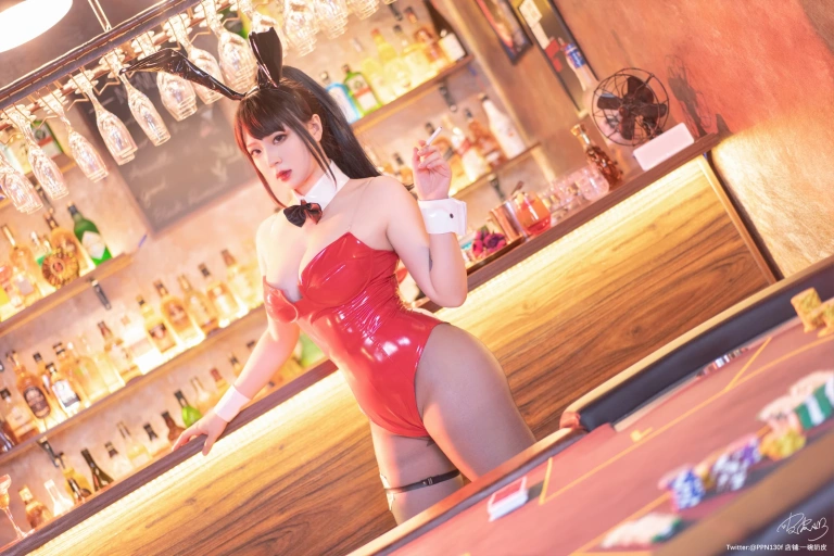 皮皮奶《元旦兔女郎》主题写真：47张全套美图