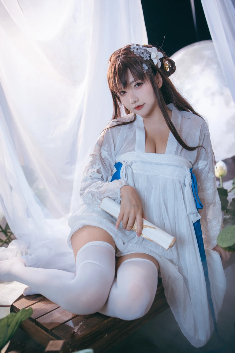 是一只熊仔《逸仙》主题写真：50张全套美图