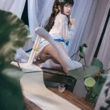 是一只熊仔《逸仙》主题写真：50张全套美图