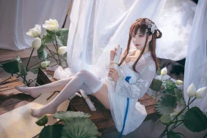 是一只熊仔《逸仙》主题写真：50张全套美图