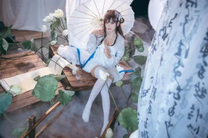 是一只熊仔《逸仙》主题写真：50张全套美图