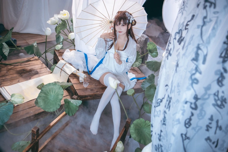 是一只熊仔《逸仙》主题写真：50张全套美图