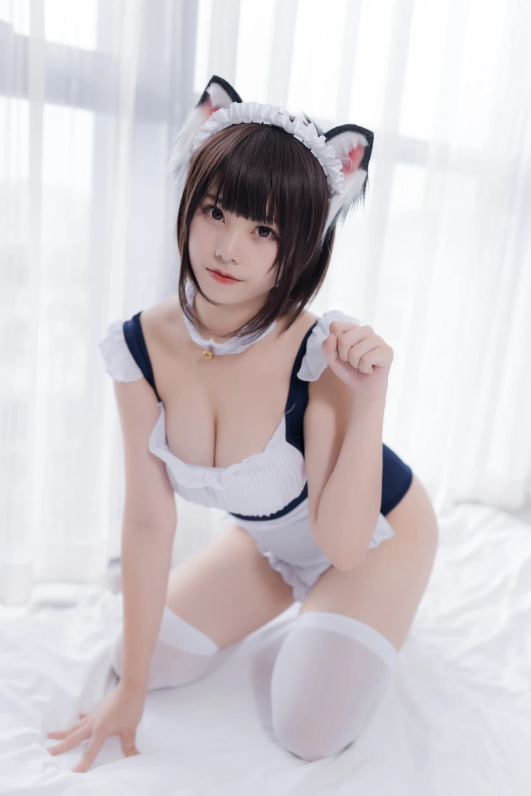 蜜汁猫裘《女仆兽耳娘》主题写真：71张全套美图
