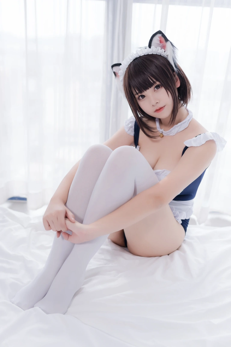蜜汁猫裘《女仆兽耳娘》主题写真：71张全套美图