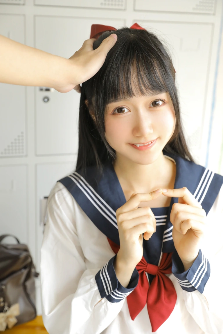 木棉棉《绵相随 JK水手服》主题写真：32张全套美图