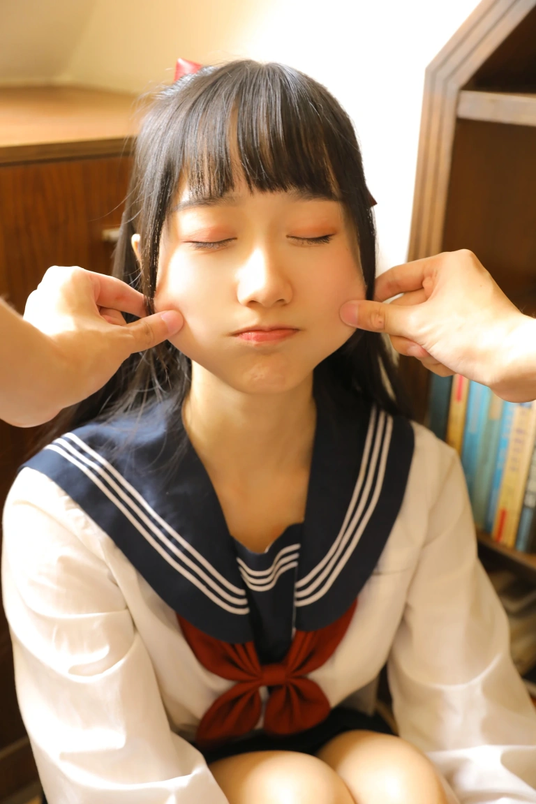 木棉棉《绵相随 JK水手服》主题写真：32张全套美图
