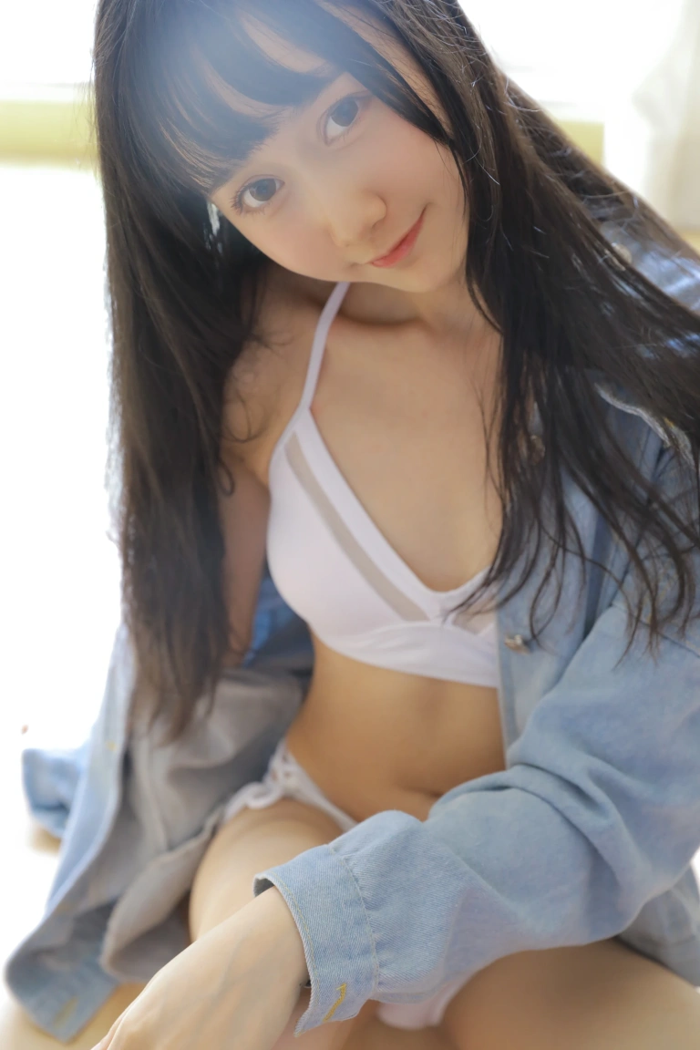 木棉棉《绵相随 性感小可爱》主题写真：22张全套美图